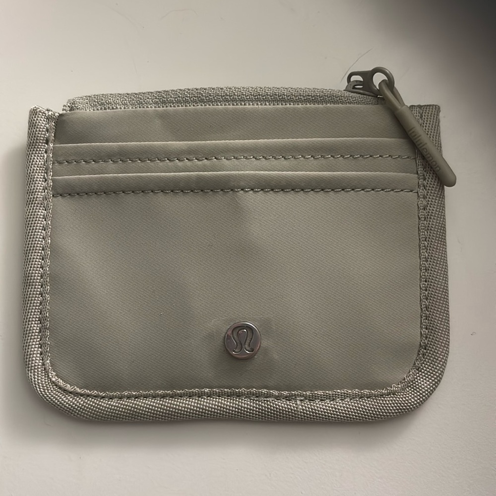 Lululemon identity card case NEW